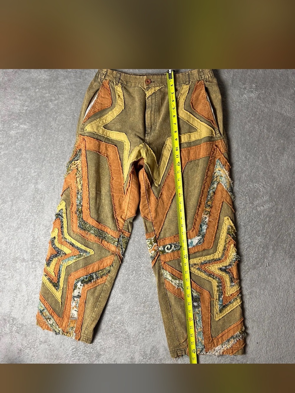 Oli and Hali washed Star Patch Pants - Picture 4 of 7